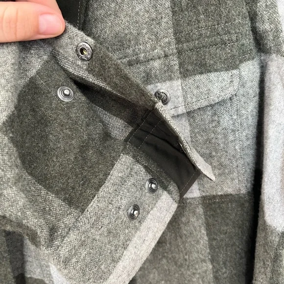 Fjallraven Green and Gray Plaid Canada Shirt Jacket Women’s XL Comfort Fit - Picture 8 of 8